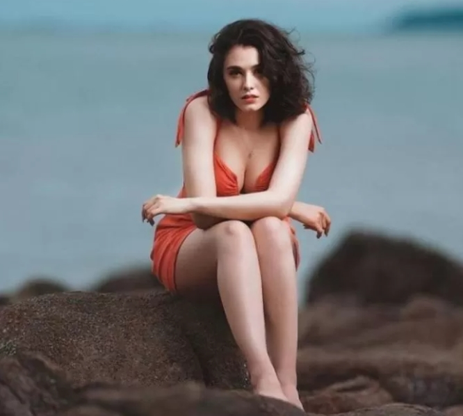 영화 승리호 악역으로 나온 멕시코 누나