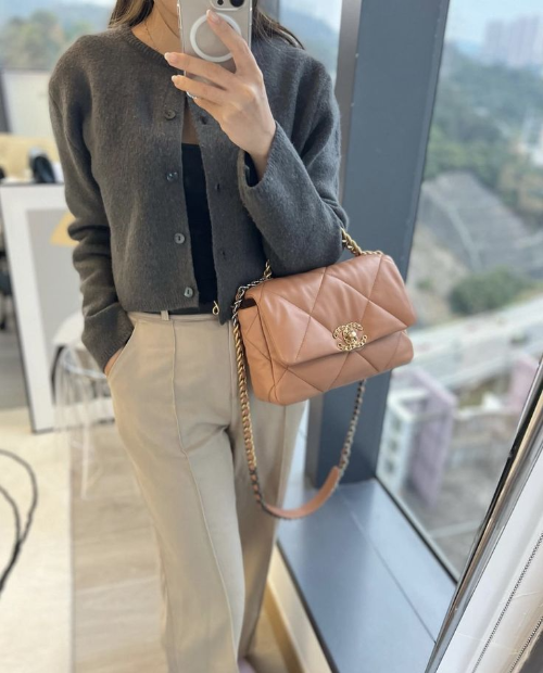 샤넬 19백 베이지컬러