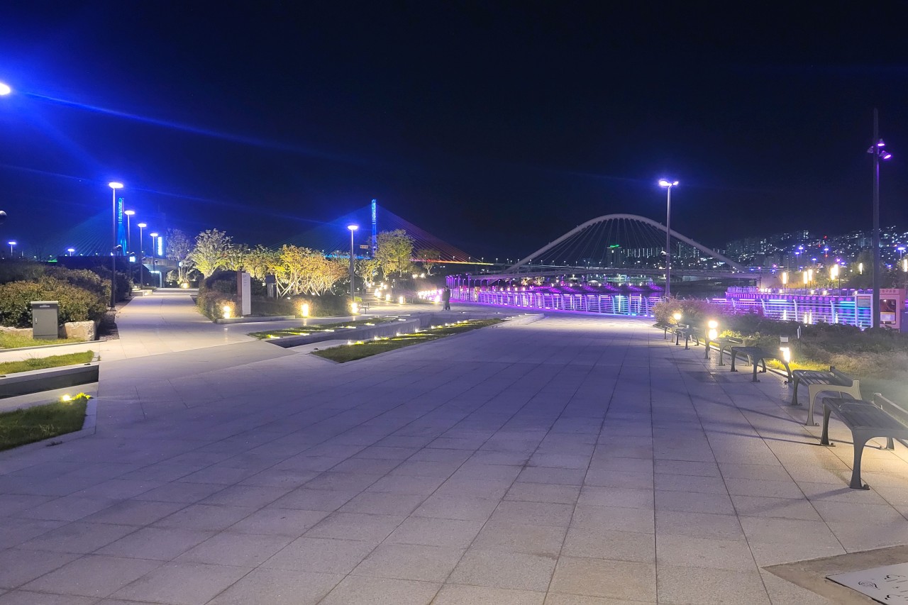 부산항 북항 친수공원 산책