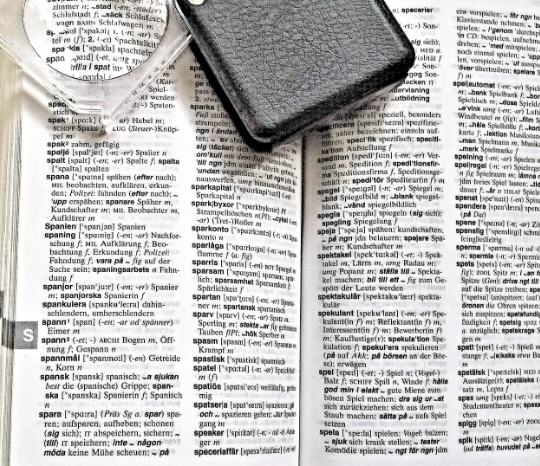 번역가·로컬라이저로 돈 버는 법: 언어 능력 하나로 글로벌 클라이언트 확보하기