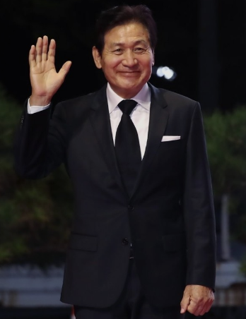 안성기