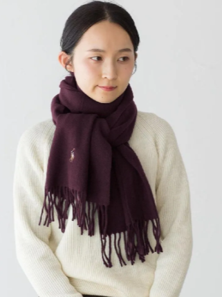 폴로 목도리 모델 착용