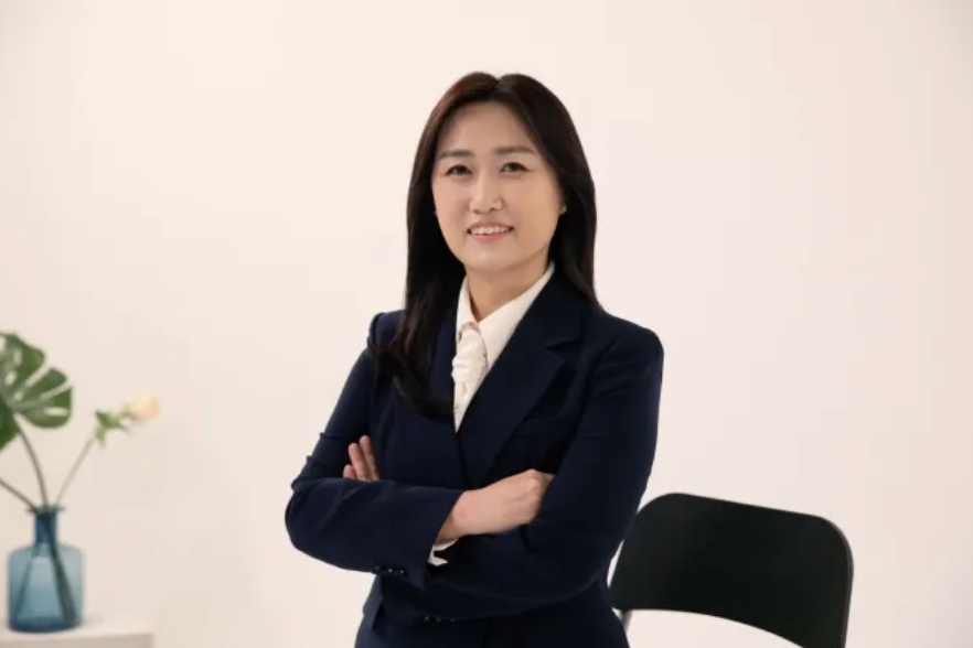 교사 백승아