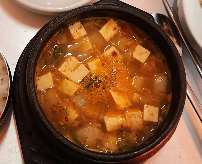 된장찌개-두부-뚝배기