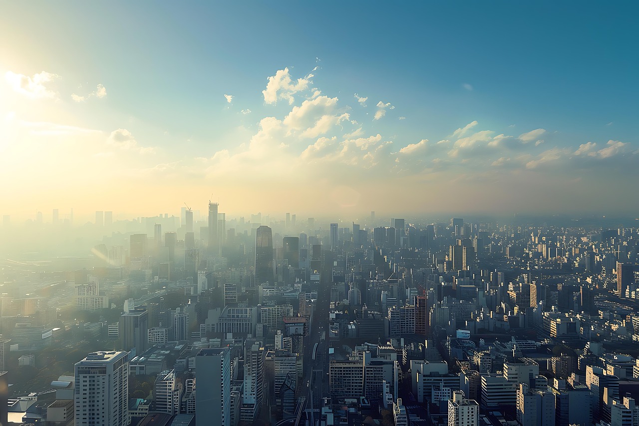 미세먼지로 흐릿한 도심 전경 관련 사진