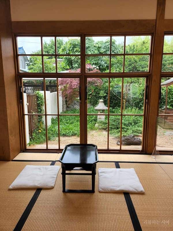 정원이-보이는-다다미방