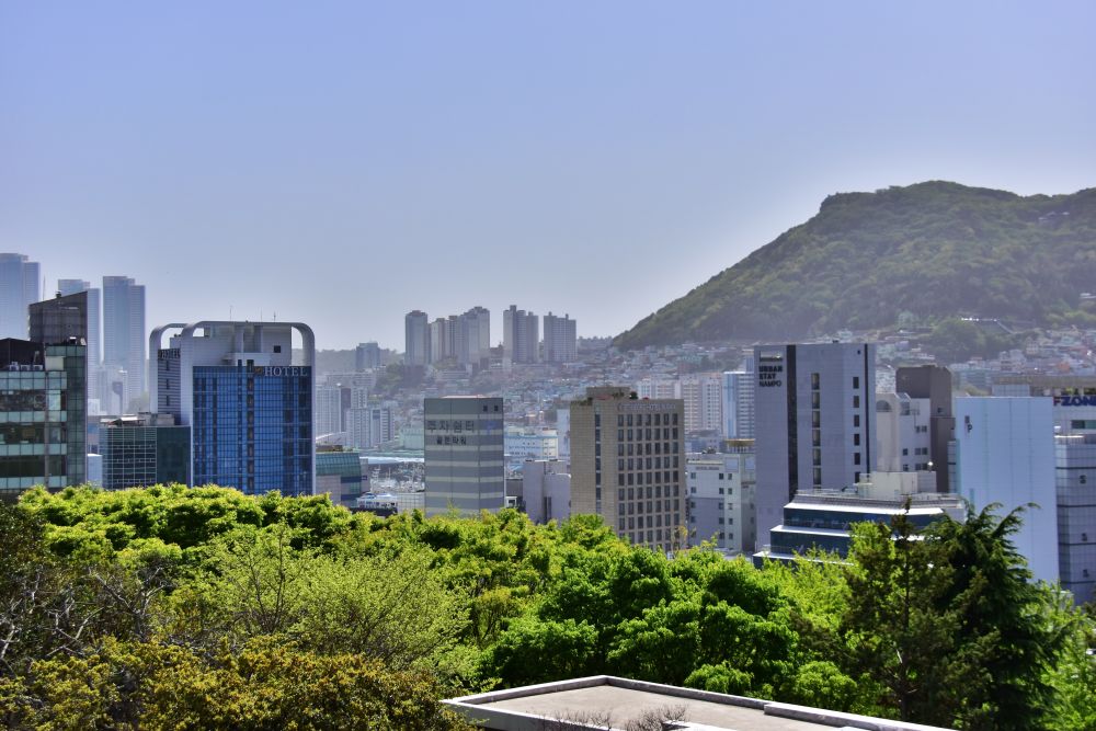 용두산 공원에서 바라본 초장동 천마산