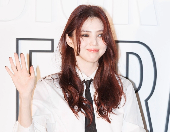 류준열 프로필 나이 고향 학력 인스타 사진전