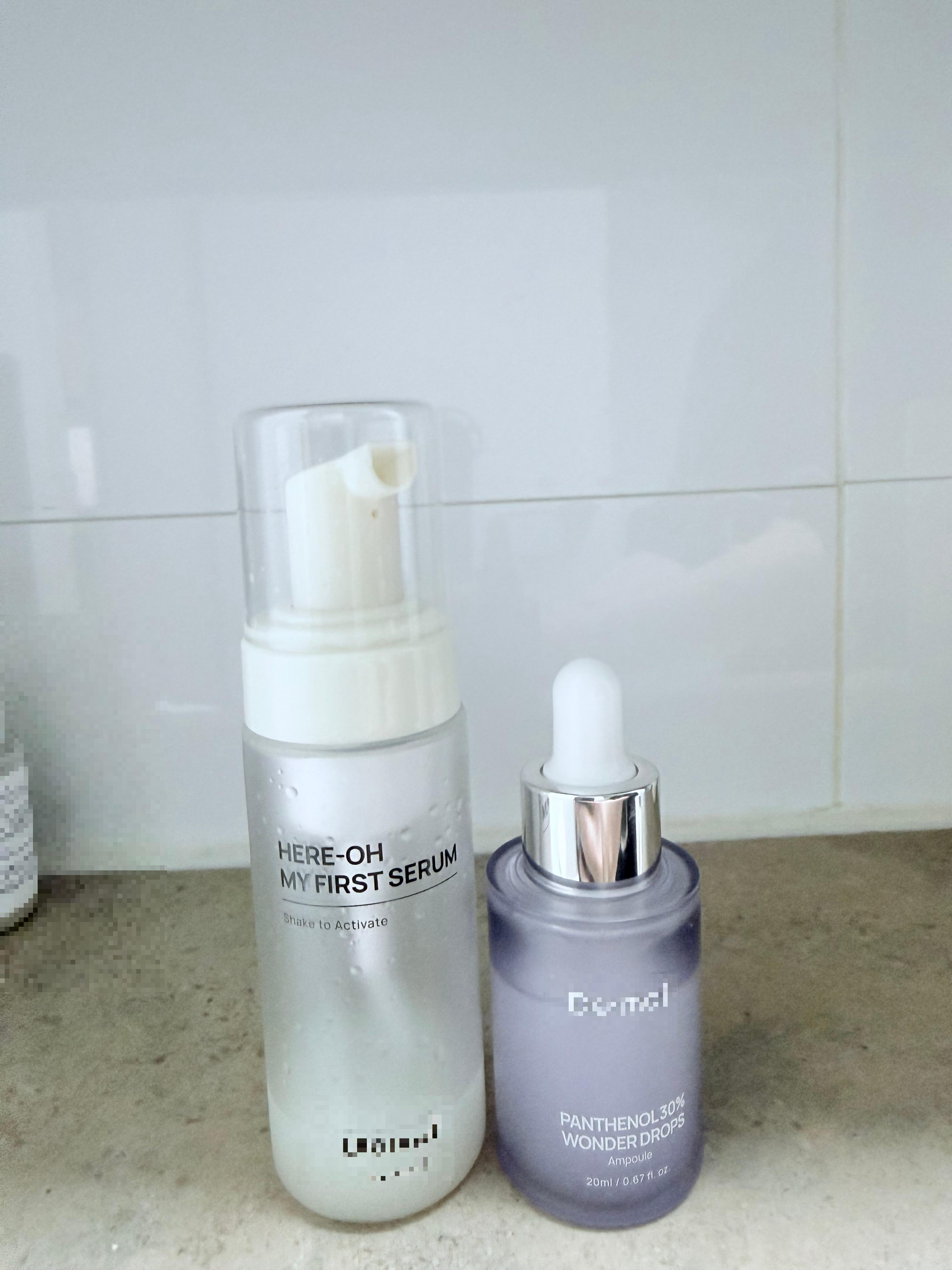 세면대 위 스킨과 판테놀 앰플 배치 피부 장벽 보습 루틴