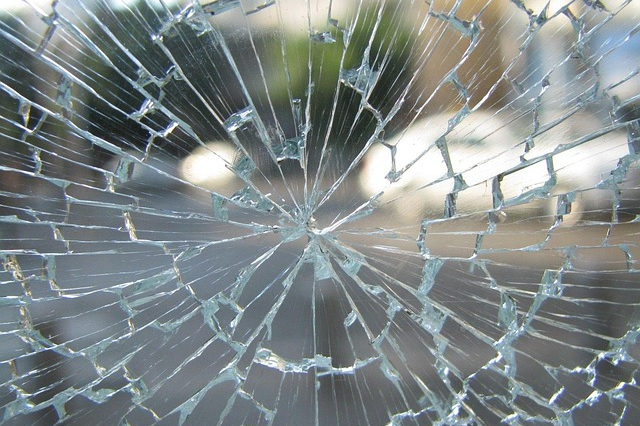  태풍&middot;지진 대비! 창문 파손 방지 필름으로 집 안전 지키기