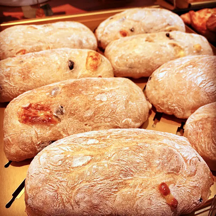 칸트의 마을 단짠단짠 치즈 브레첼 양평 베이커리 카페 맛집 추천 생방송투데이 리얼맛집 오늘방송 빵 플레이스