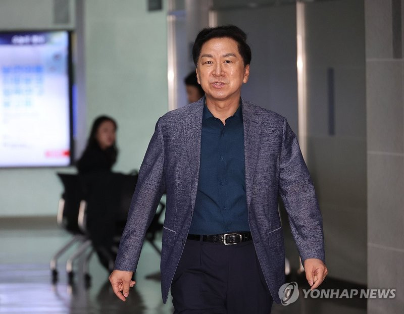 김건희 특검, 통일교 민주당 지원 의혹, 윤영호 진술, 특검 인계, 민주당 금품 의혹, 정치권 로비, 권성동 기소, 김기현 의혹, 통일교 정치 스캔들, 한국 정치 뉴스