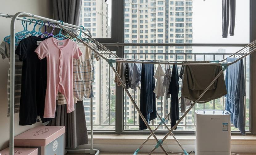 장마철 실내 습기 제거 꿀팁 총정리｜곰팡이&middot;냄새 없이 쾌적한 여름나기