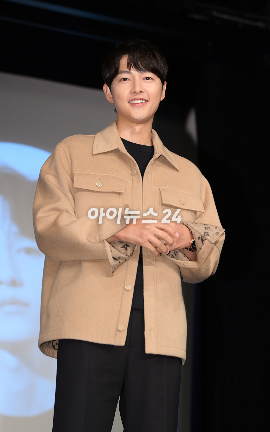 배우 송중기가 6일 오후 부산광역시 해운대구 영화의전당에서 진행된 제28회 부산국제영화제 액터스하우스에 참석하고 있다. [사진=정소희 기자]