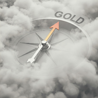 금 투자, 현명한 판단 필요(나침반의 바늘이 '금(Gold)'을 가리키고 있지만, 주변은 안개나 구름 등으로 불확실하게 표현된 모습)