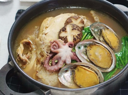 중복에 먹는 음식 - 삼계탕