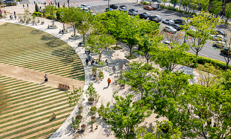 21년 만의 변신! ‘정원 같은 서울광장’ 새 단장 완료