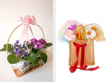 의미가 있는 꽃말을 가진 꽃을 선물하는 사진