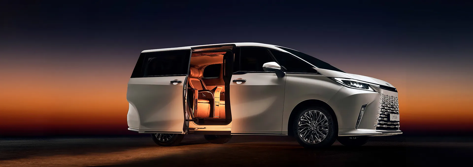 렉서스 LM 500h 이미지