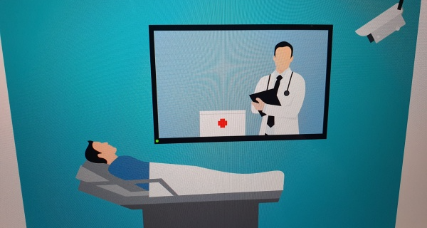 병원-침대에-누워있는-사람