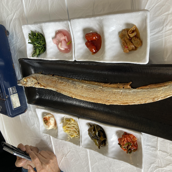 조림과 함께 나온 갈치구이 1마리