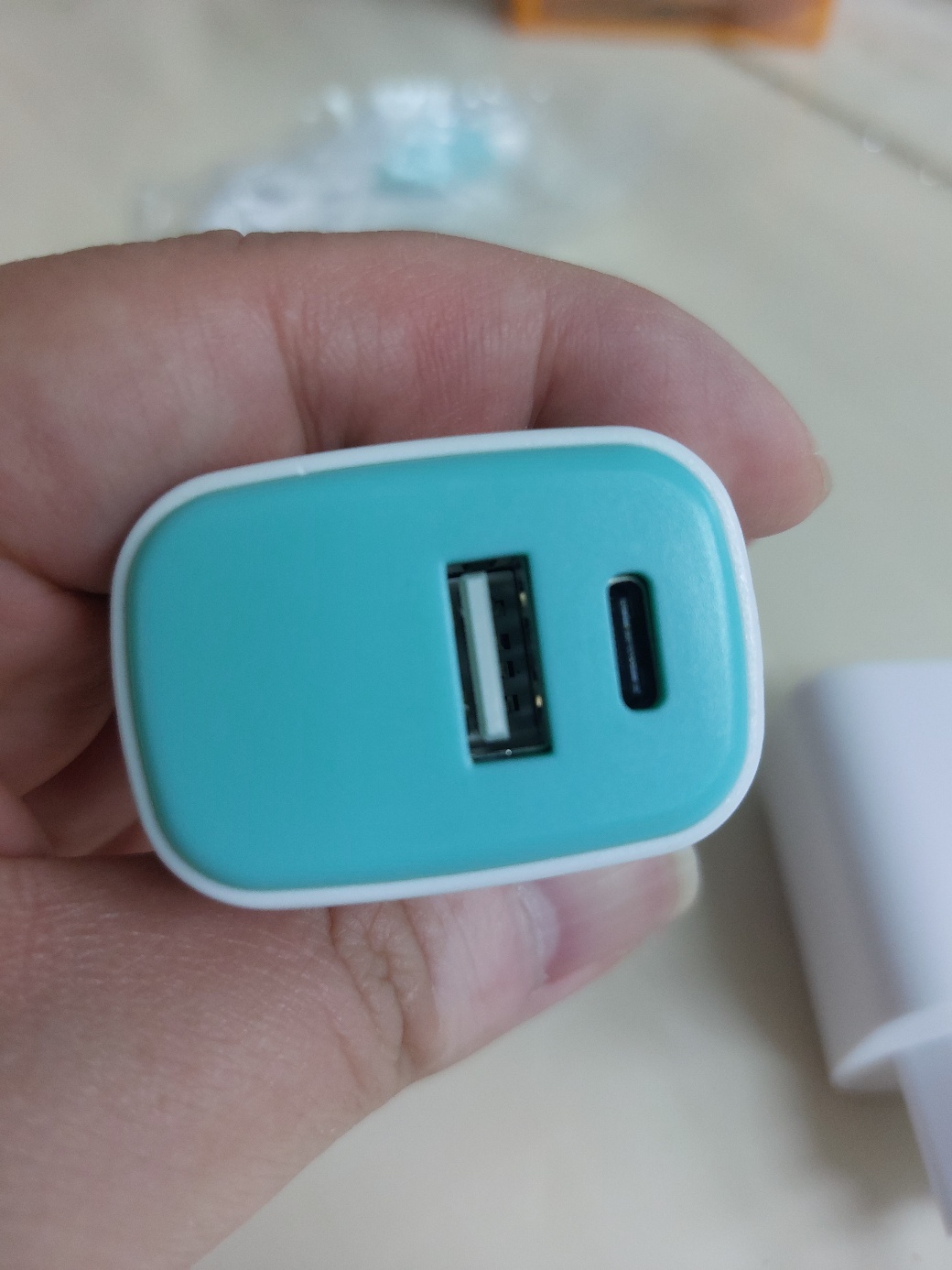 TEMPLER 25W 듀얼 충전기 포트 구성