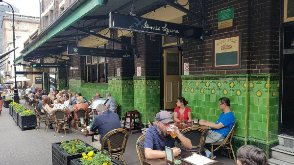 록스의 카페와 음식