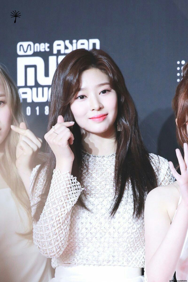 아이즈원 김민주 최애사진 아이즈원 김민주 최애사진