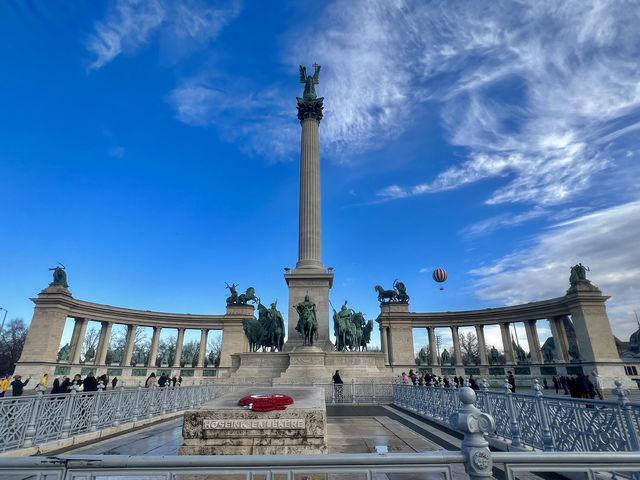 영웅 광장 (Hősök tere)