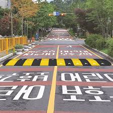 자동긴급제동장/ 과속 방지턱 및 어린이보호구역