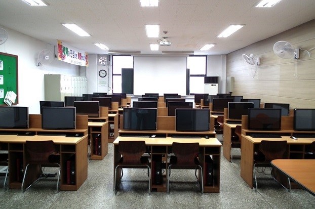컴퓨터실