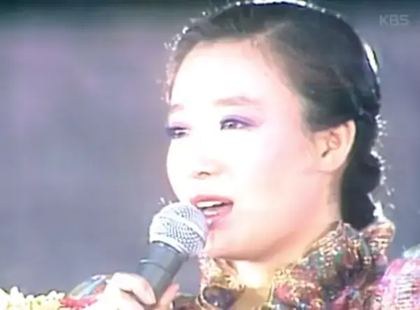 혜은이-노래하는-모습-사진