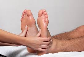 하지불안증후군-치료방법-발마사지