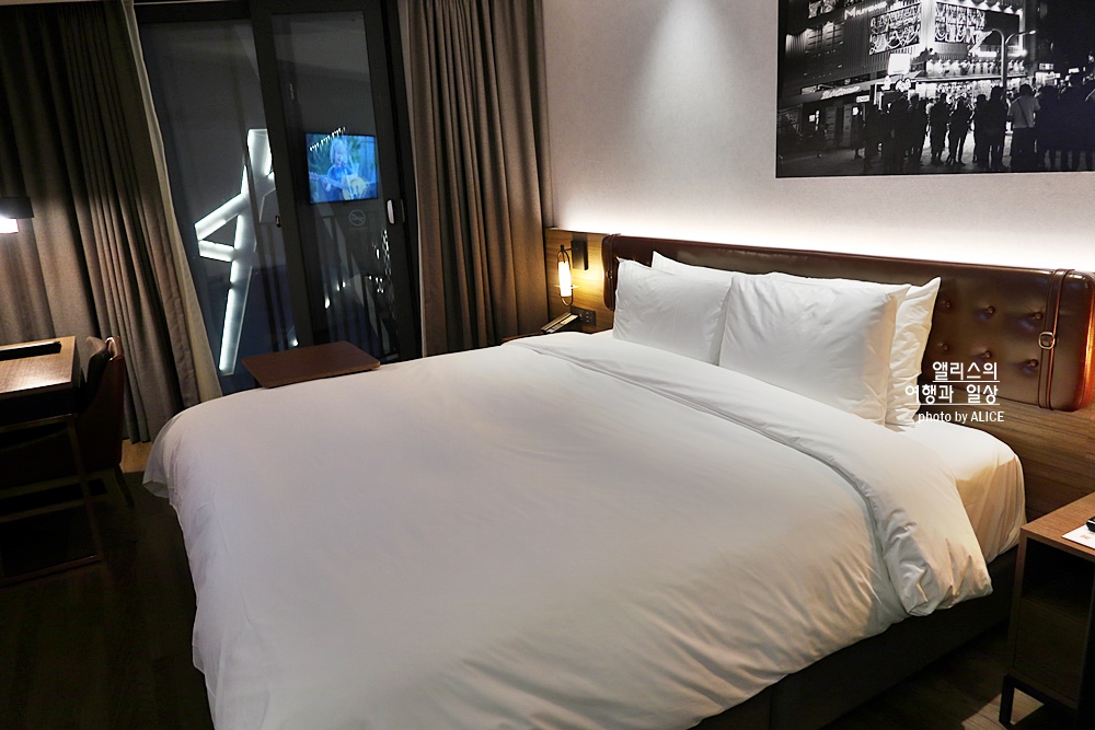 머큐어 앰배서더 서울 홍대 슈페리어 디럭스 킹베드 룸 꼼꼼 후기