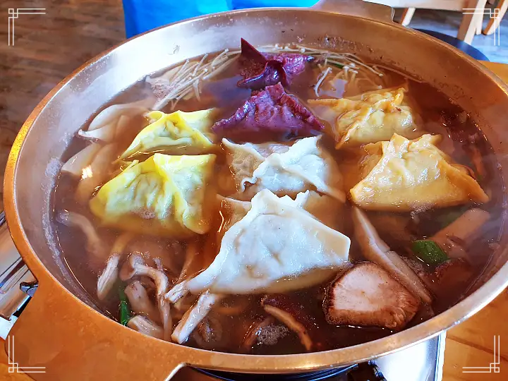 생생정보 시래기닭볶음 볏섬만두전골 매일 100인분 한정 맛집