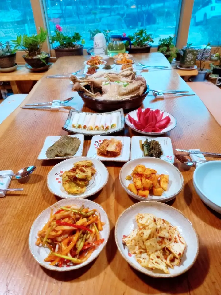 부부별곡 시인 아내 목수 남편 경북 청도 황토방 민박 촌캉스 펜션 예약 꽃차 산야초 차 발효액 온라인 전화 주문 파는 곳