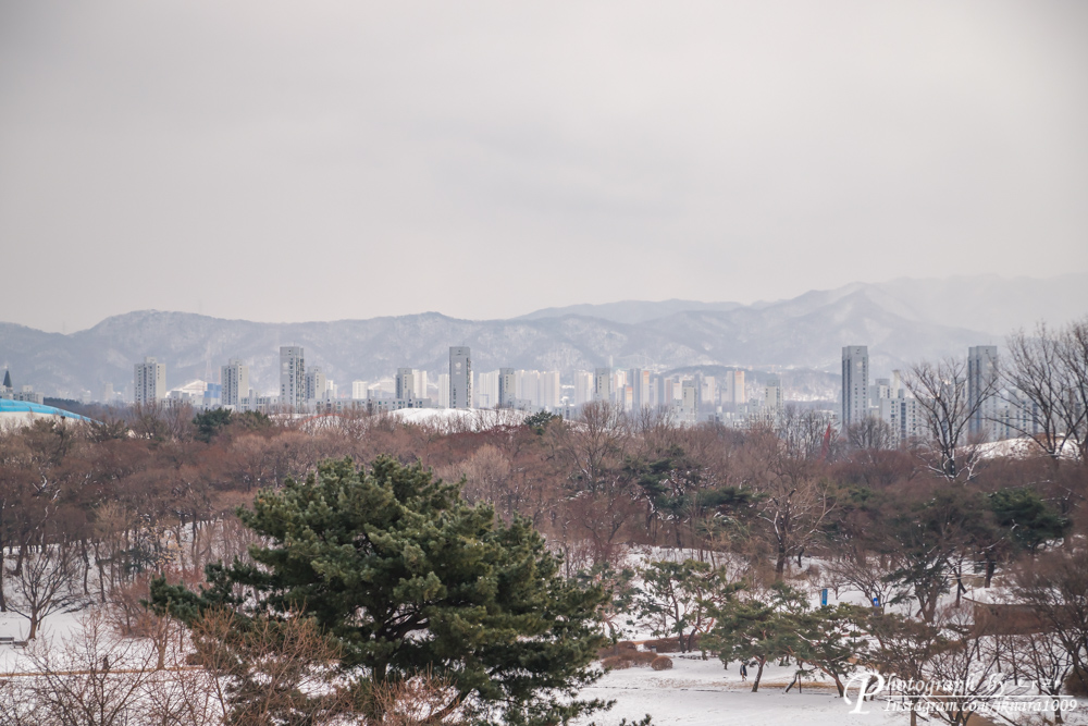 눈내린 올림픽공원과 설산