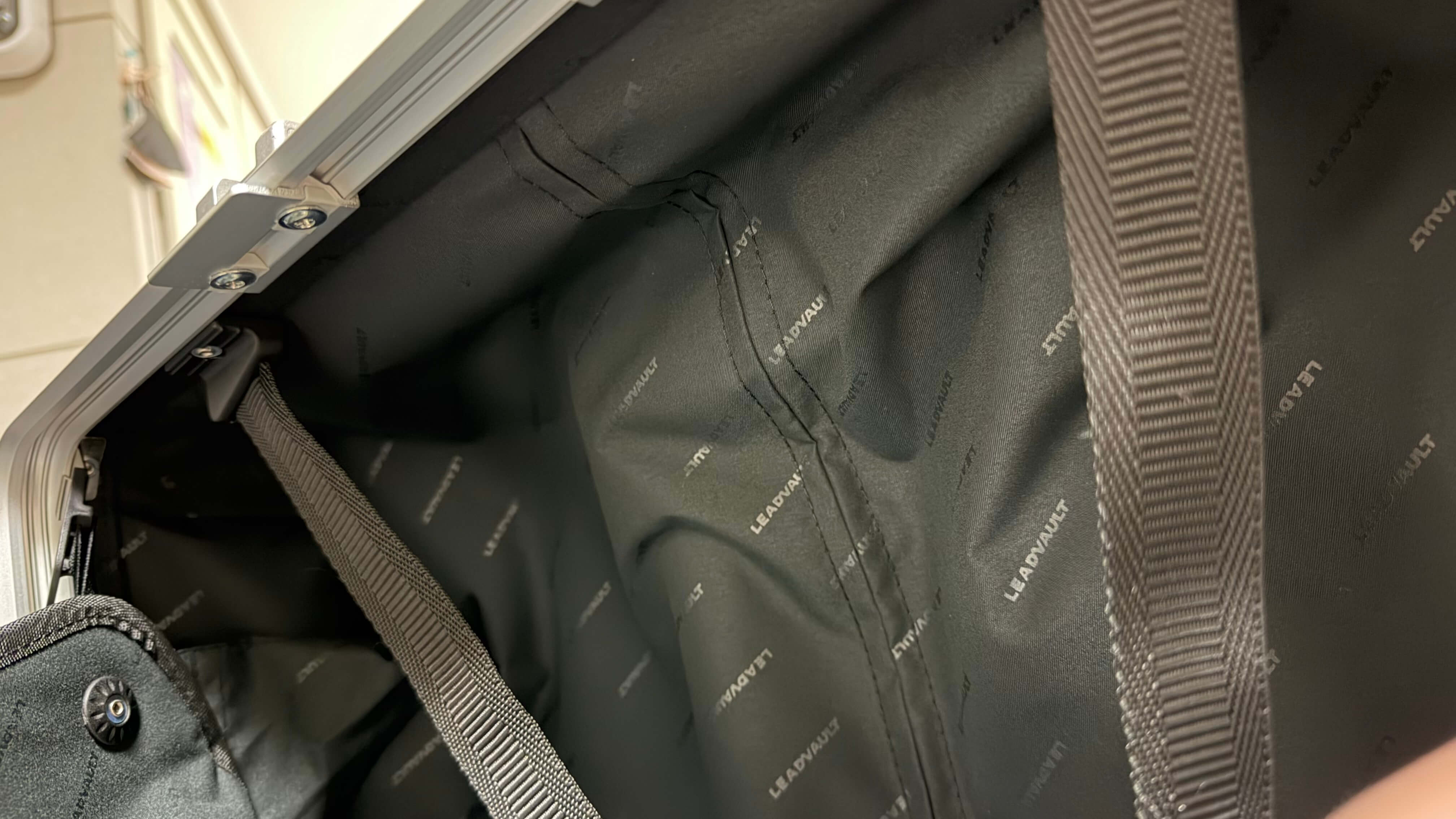 리드볼트 오딧캐리어