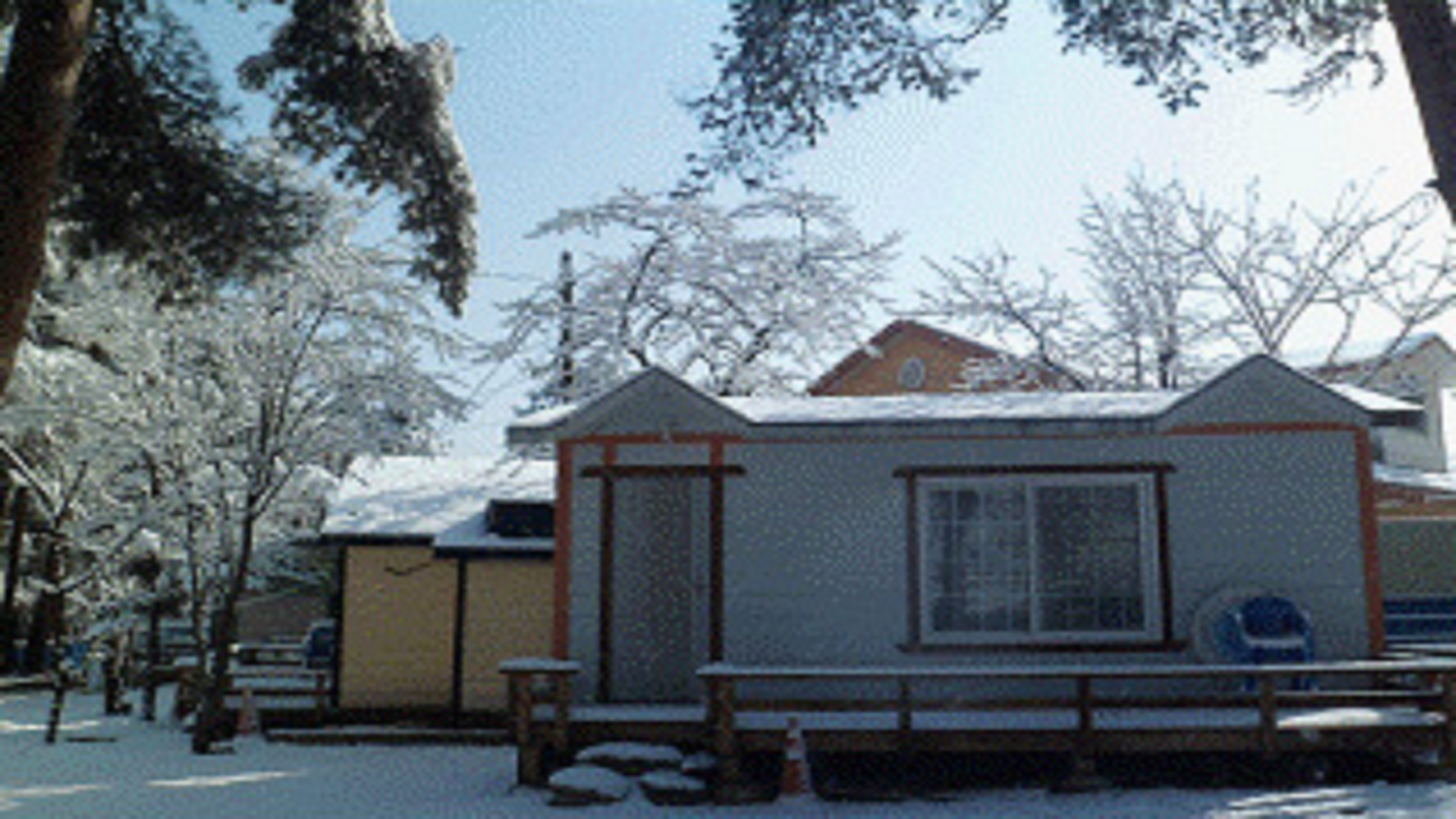 강릉시 폭포골 자연 휴양림 야영장 바로가기