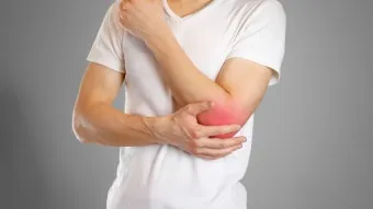 여자 오른쪽 겨드랑이 콕콕 유방암 증상일까 놓치기 쉬운 신호로_17