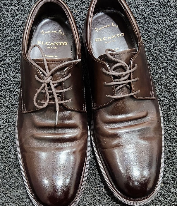 실제로 구매한 엘칸토 남성 구두 전체 사진입니다.