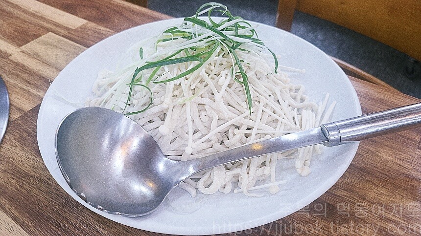 밀밭길-칼국수-사리