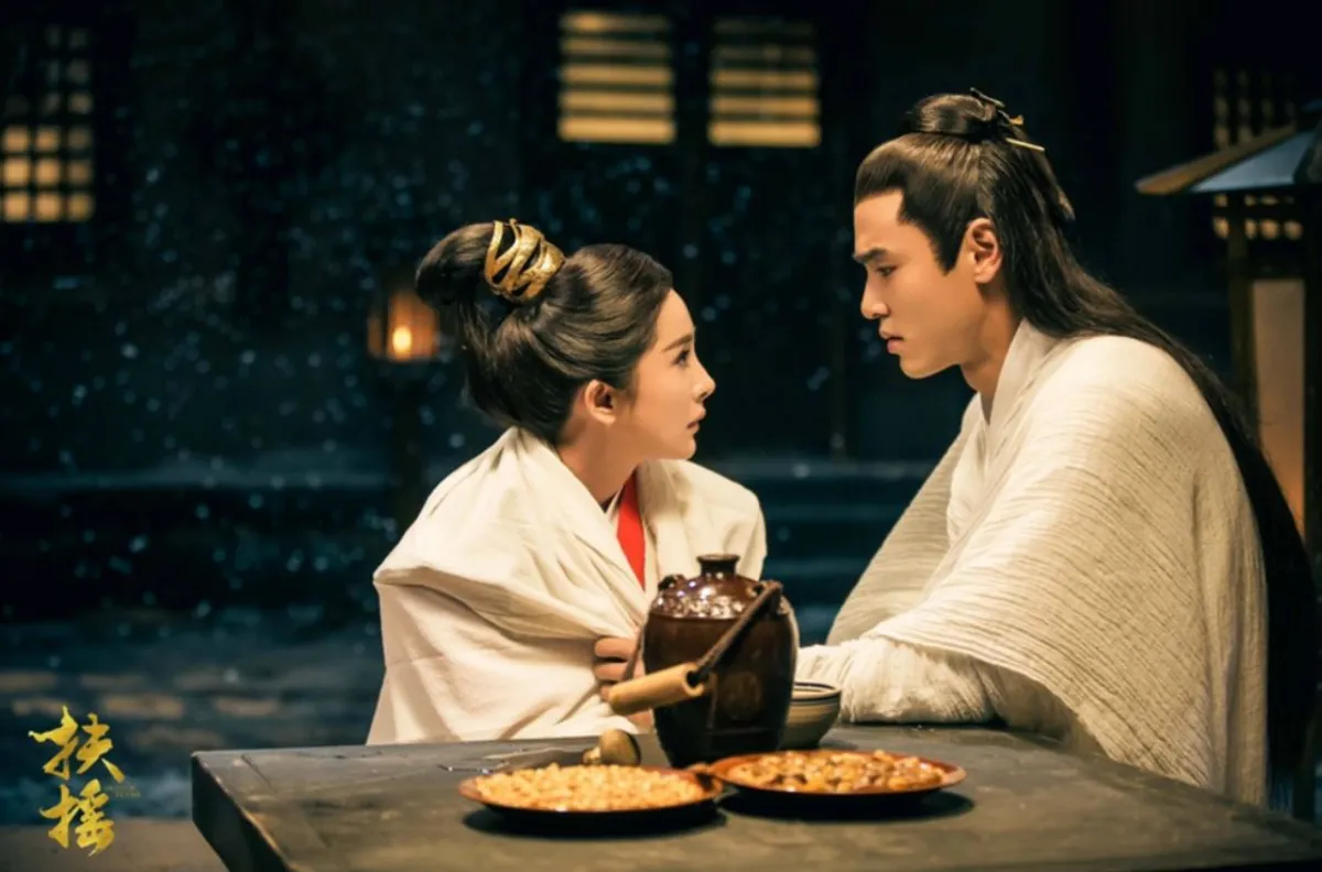 눈오는날-평민복장하고-마주보고있는-양미-원경천-부요황후