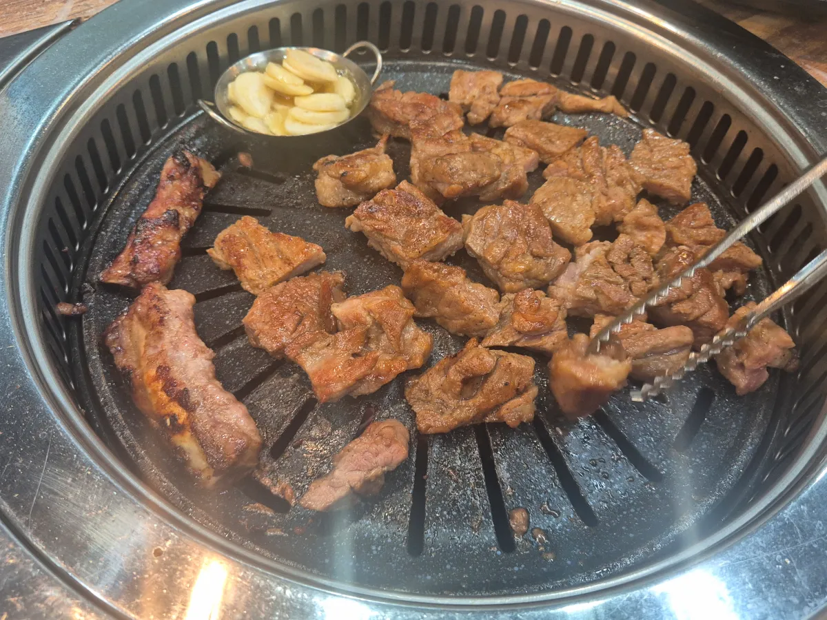 삼척-수미갈비-두툼하지만-부드럽고-양념잘밴-갈비