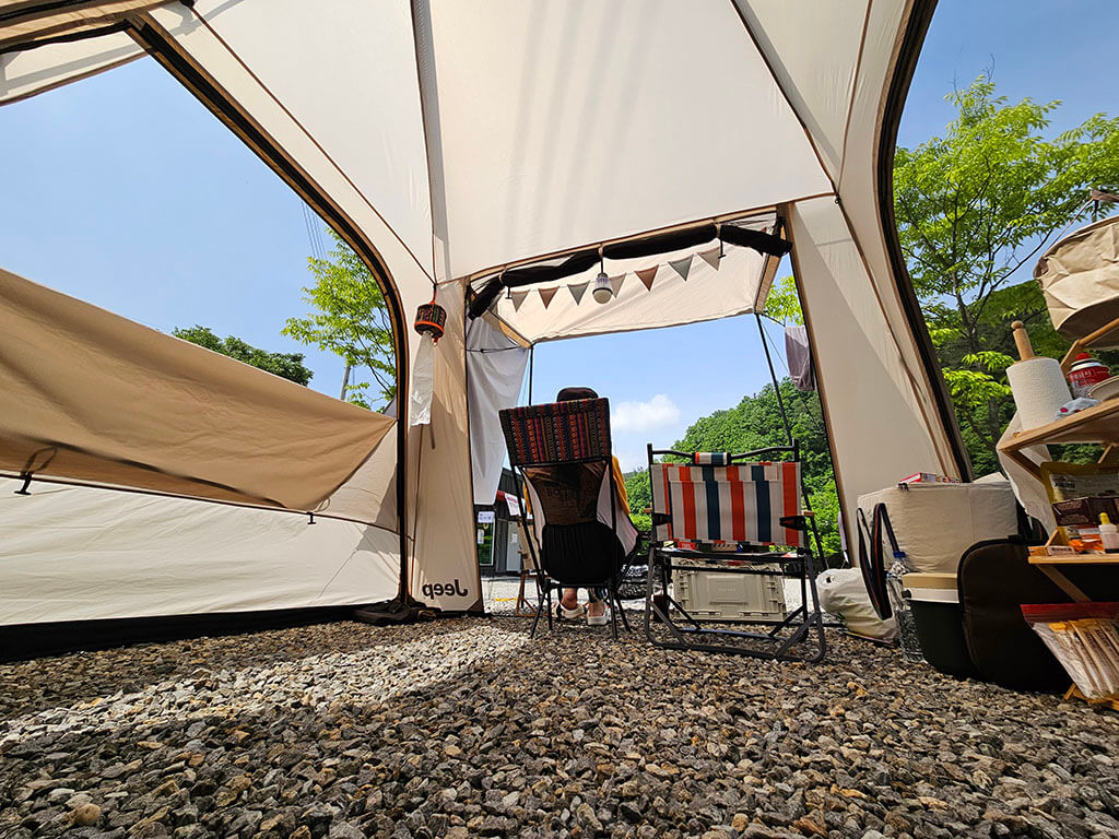 텐트 안에서 바로본 풍경