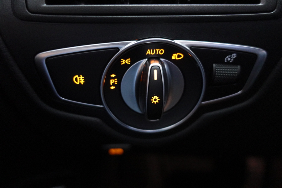 벤츠 GLC 300E 쿠페 실내디자인