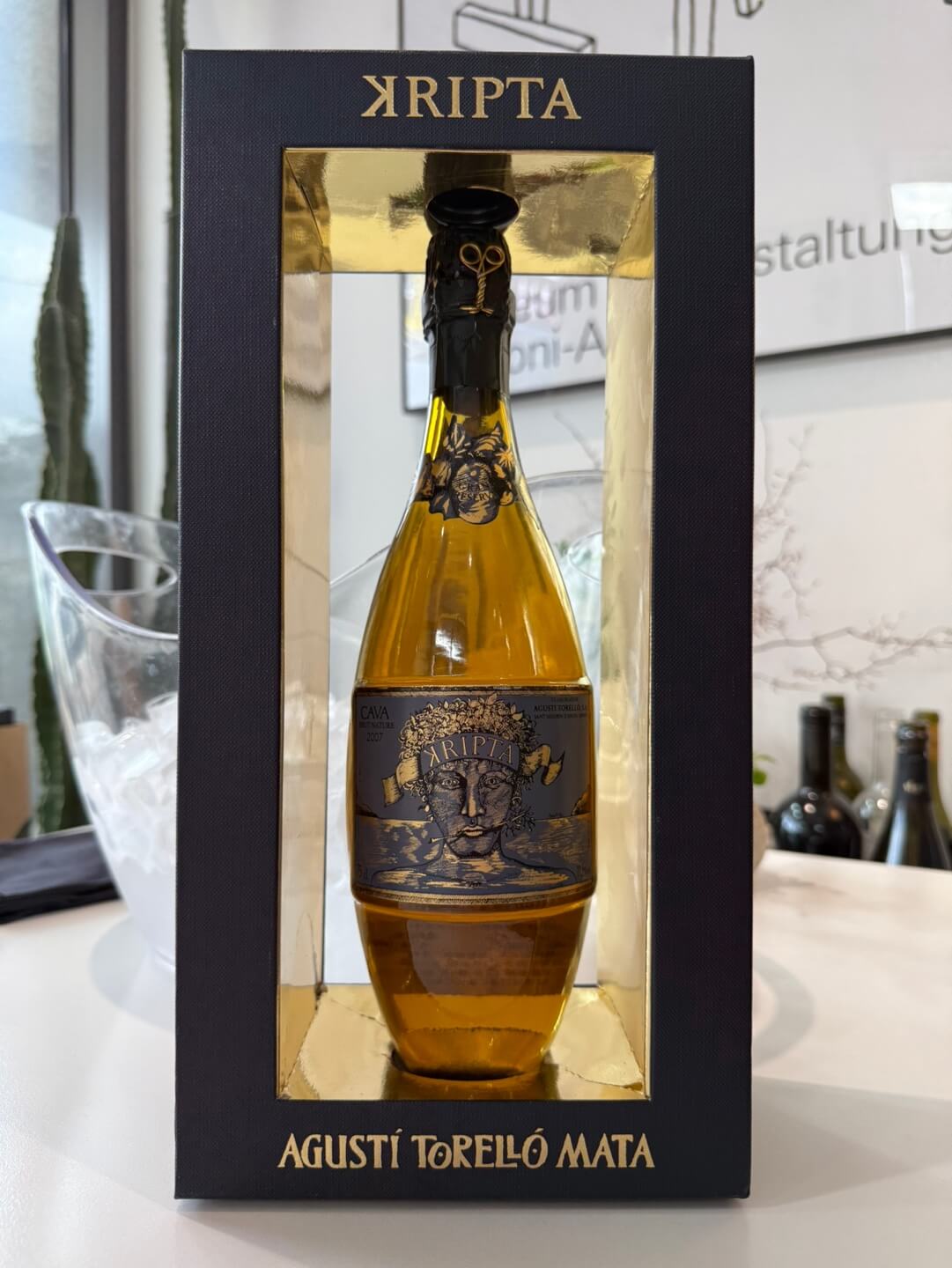 ํฌ๋ฆฝํ ๊ทธ๋ ๋ ์ธ๋ฅด๋ฐ ๊น๋ฐ ๋ธ๋คผ ๋๋ฐ๋ฅด 2007๏ฝKripta Gran Reserva Cava Brut Nature 2007, Agustí Torelló Mata, Spain