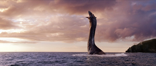 노을진 바다 위로 솟아오르는 로흐네스 괴물 상상도 장면