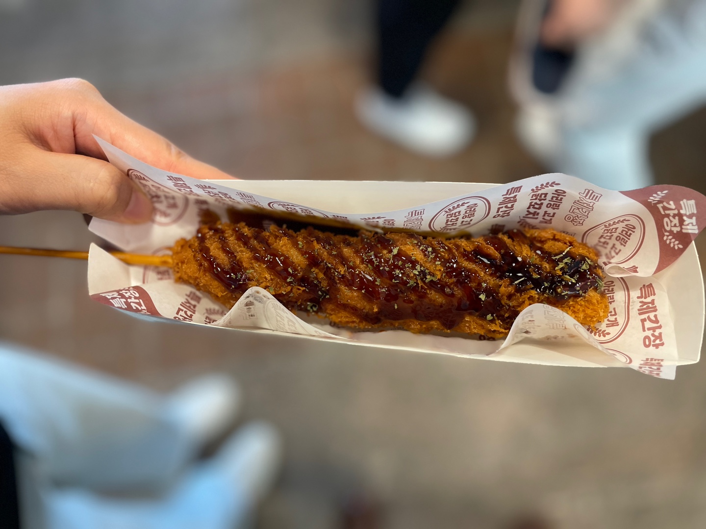 “바삭·육즙·톡톡 터지는 시장 간식 퍼레이드”