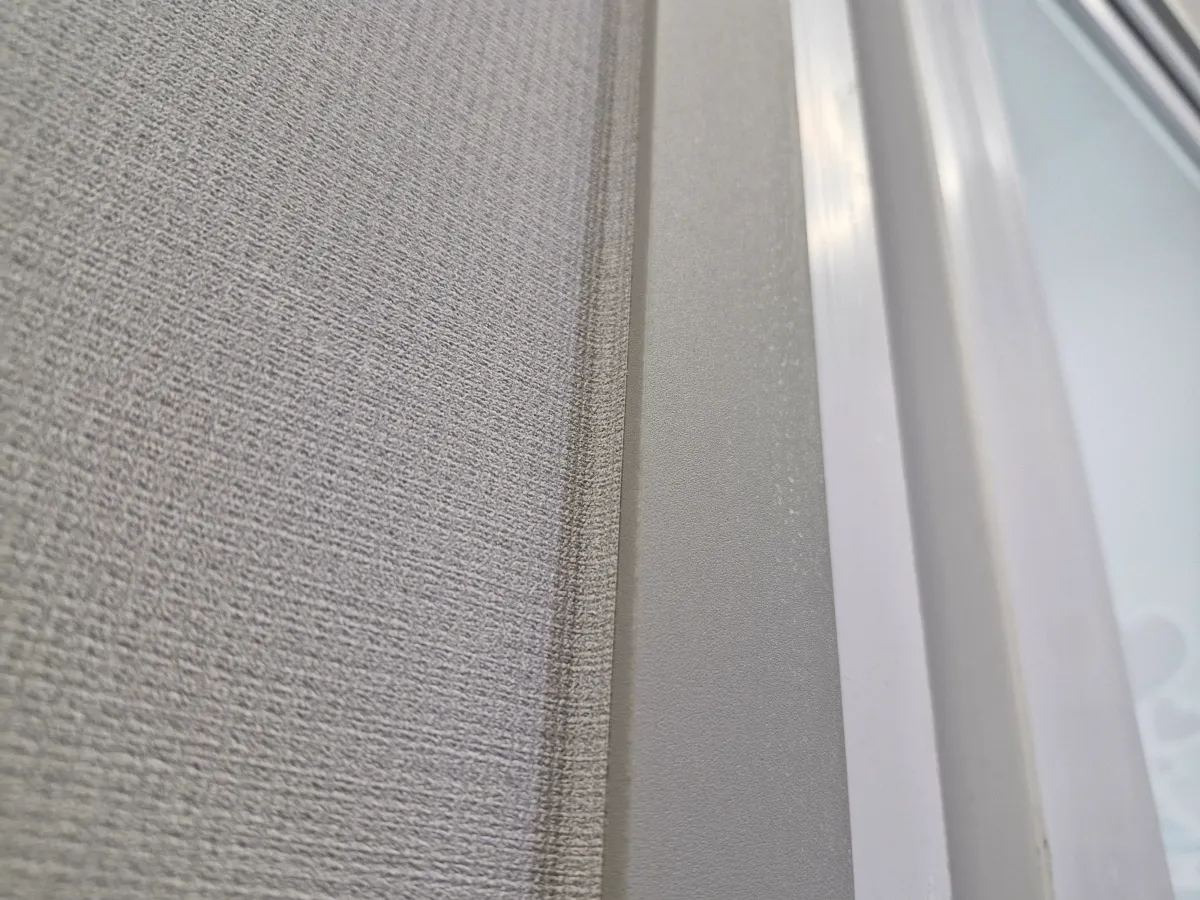 틀-사이드에-도배